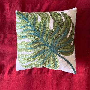 Leaf pillow